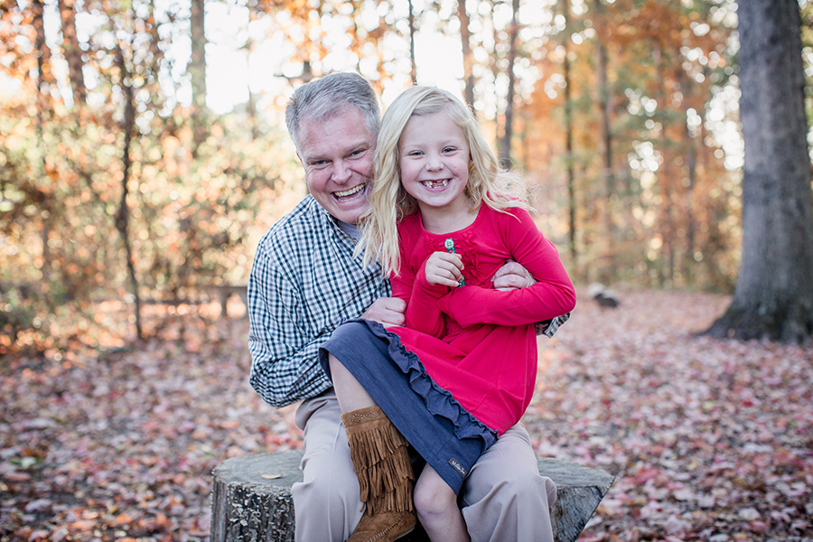 Daddy daughter by Knoxville Wedding Photographer, Amanda May Photos.