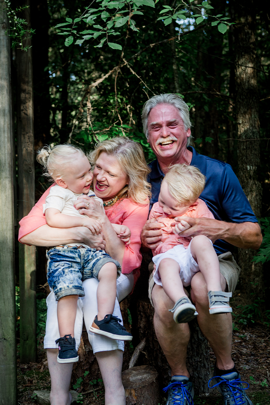 Grandparents and grandchildren by Knoxville Wedding Photographer, Amanda May Photos.