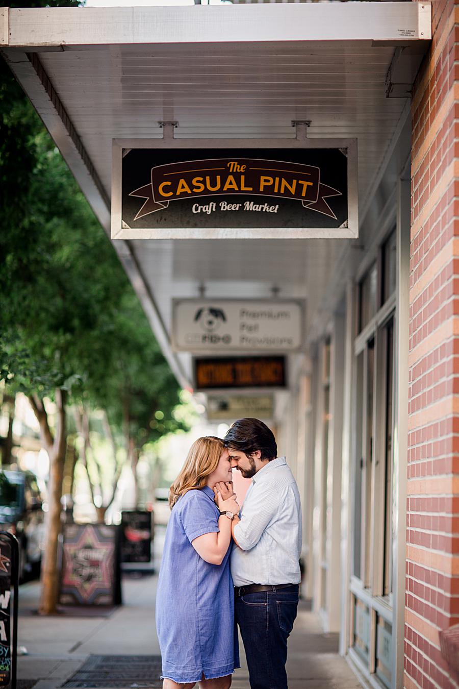 Casual Pint at this 2018 favorite engagements by Knoxville Wedding Photographer, Amanda May Photos.