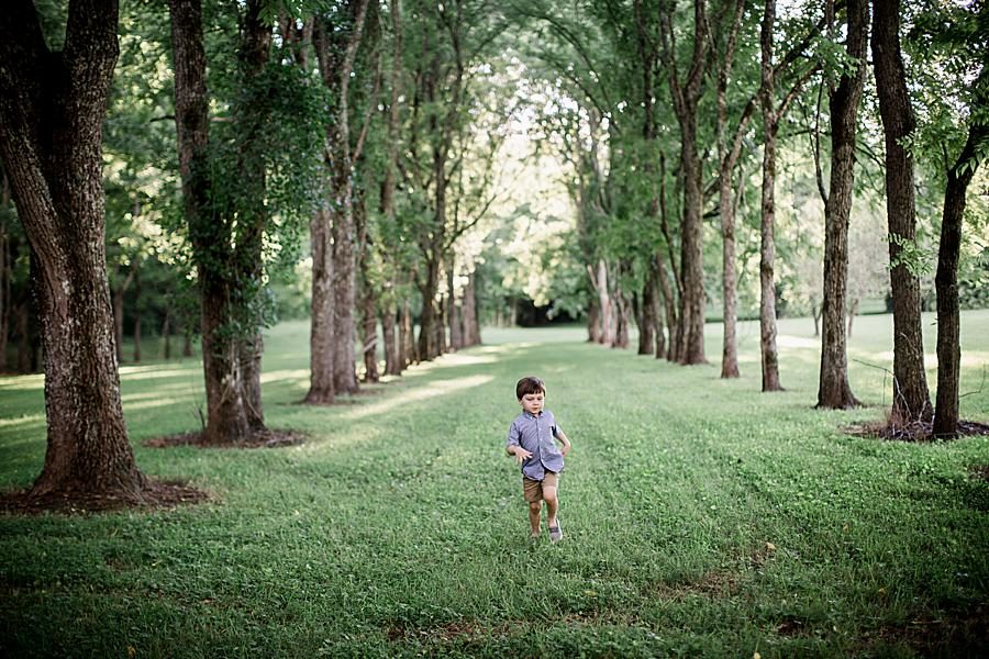 Running at this 2018 Favorite Portraits by Knoxville Wedding Photographer, Amanda May Photos.