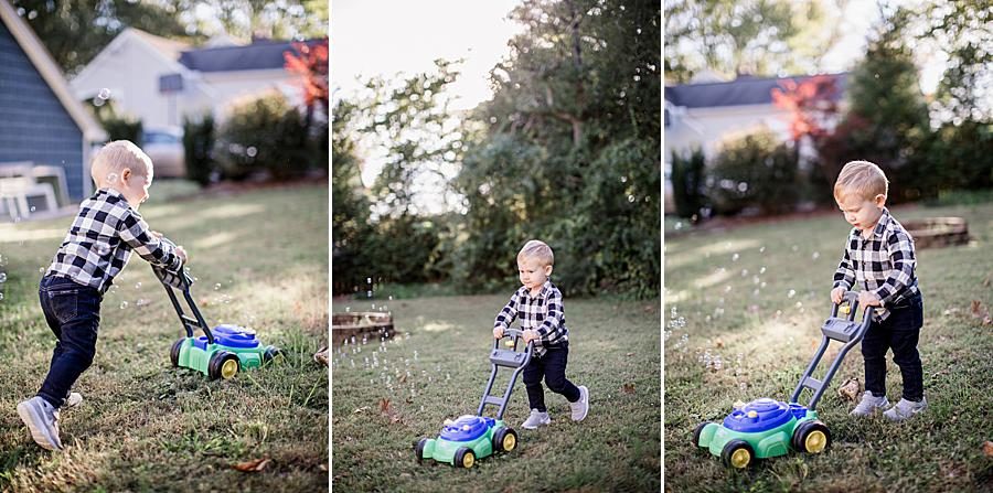 Mowing at this Family by Knoxville Wedding Photographer, Amanda May Photos.