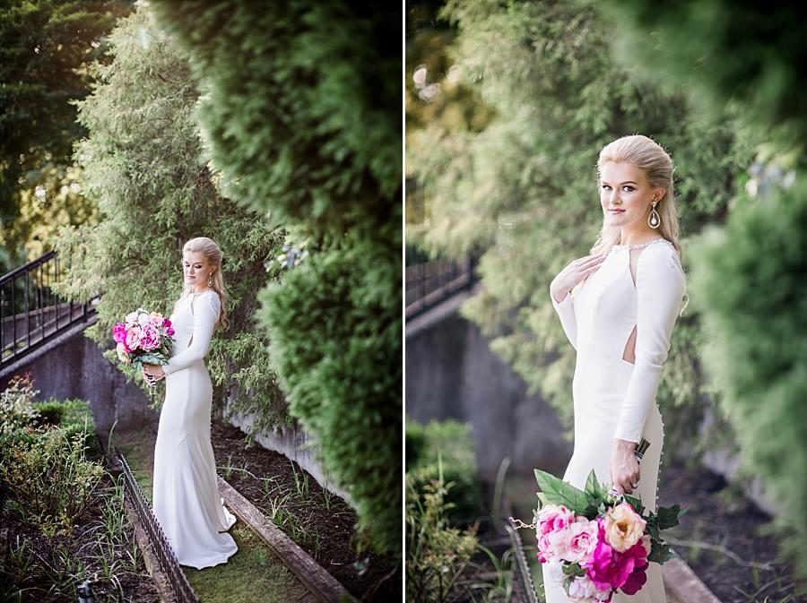 Elegant posing at this Crescent Bend Bridal Session by Knoxville Wedding Photographer, Amanda May Photos.