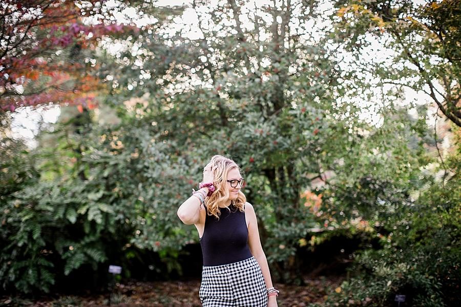Loose curls at this Knoxville Botanical Senior Session by Knoxville Wedding Photographer, Amanda May Photos.