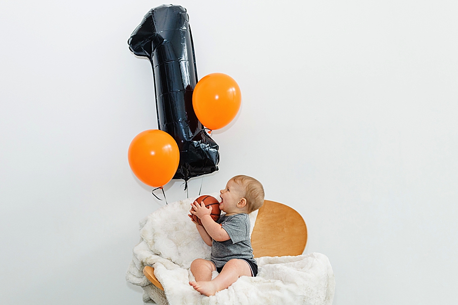 black and orange balloons at this broadway studio