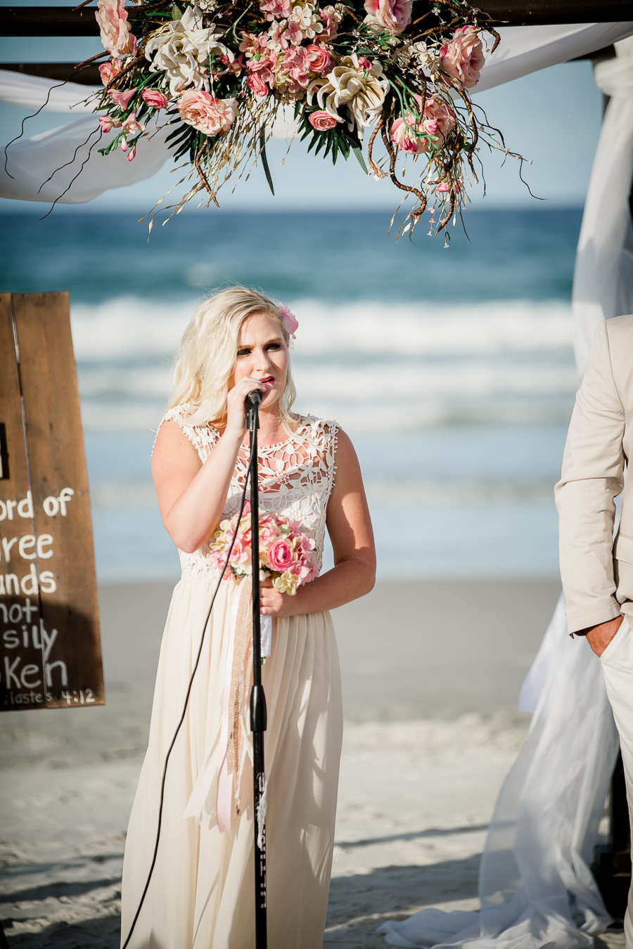 Bridesmaid singing at this Daytona Beach Wedding by Destination Wedding Photographer, Amanda May Photos.