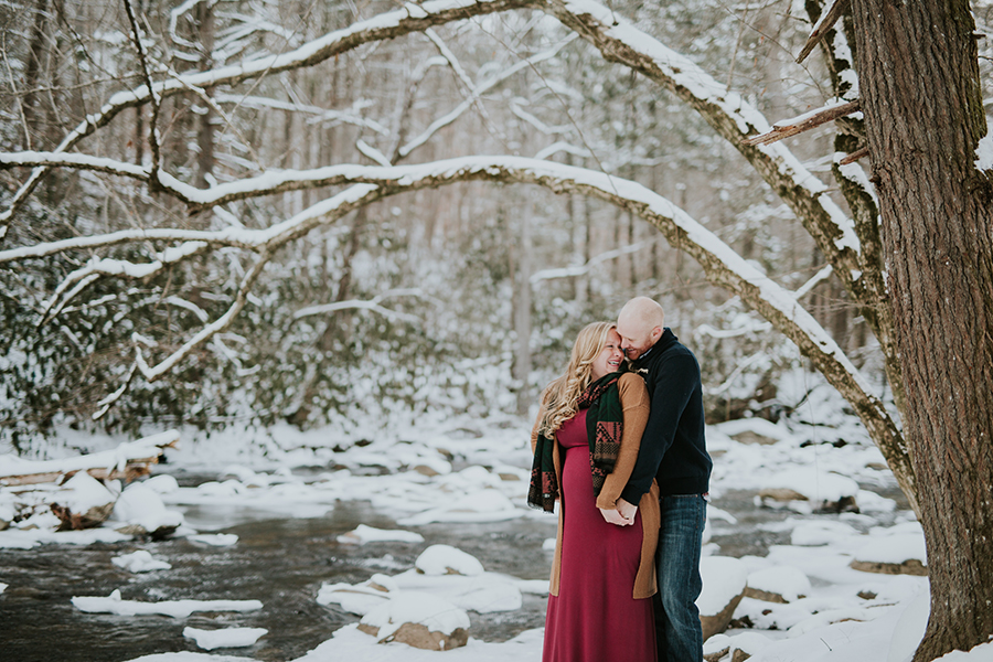  Knoxville, TN Smoky Mountain maternity photos, he snuggles behind her.