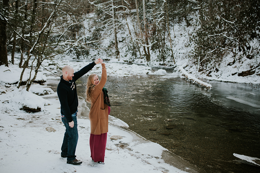  Knoxville, TN Smoky Mountain maternity photos, dancing and twirling.