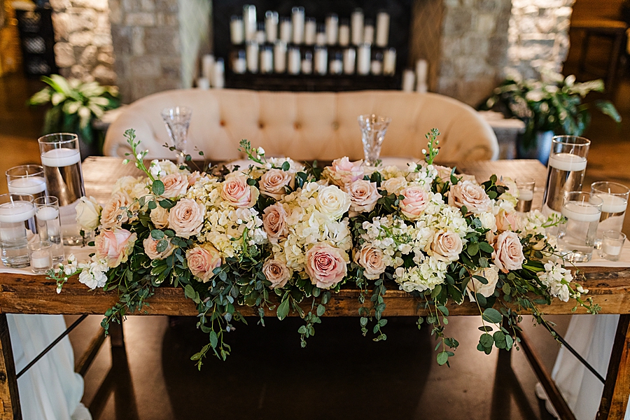 reception flowers at graystone quarry