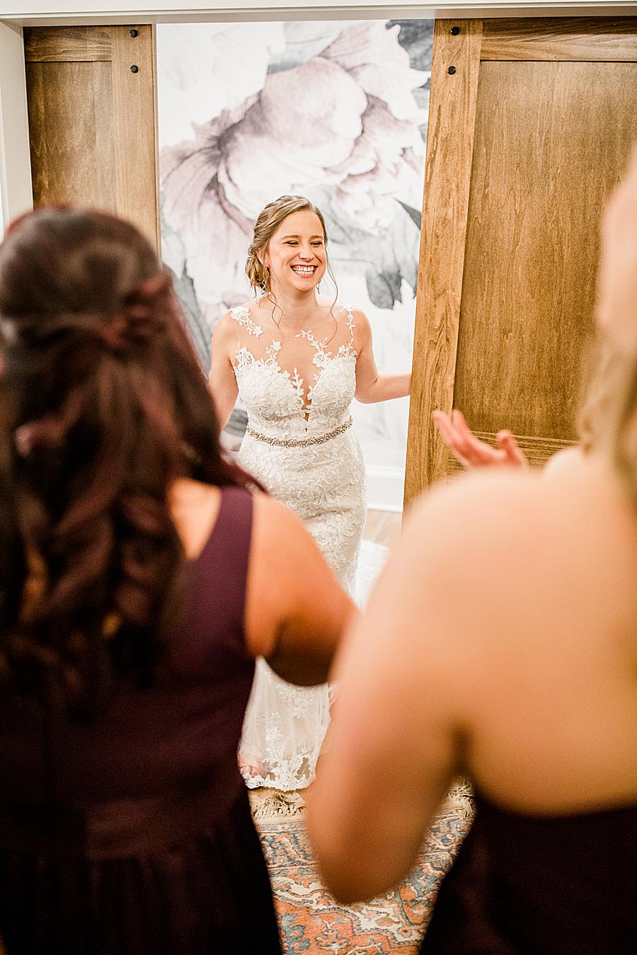 Bridesmaids first look at this Hunter Valley Pavilion wedding by Knoxville Wedding Photographer, Amanda May Photos.