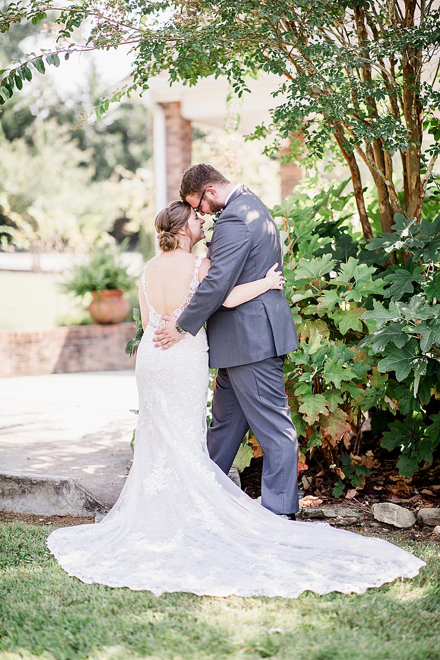 Heads together at this Hunter Valley Pavilion wedding by Knoxville Wedding Photographer, Amanda May Photos.