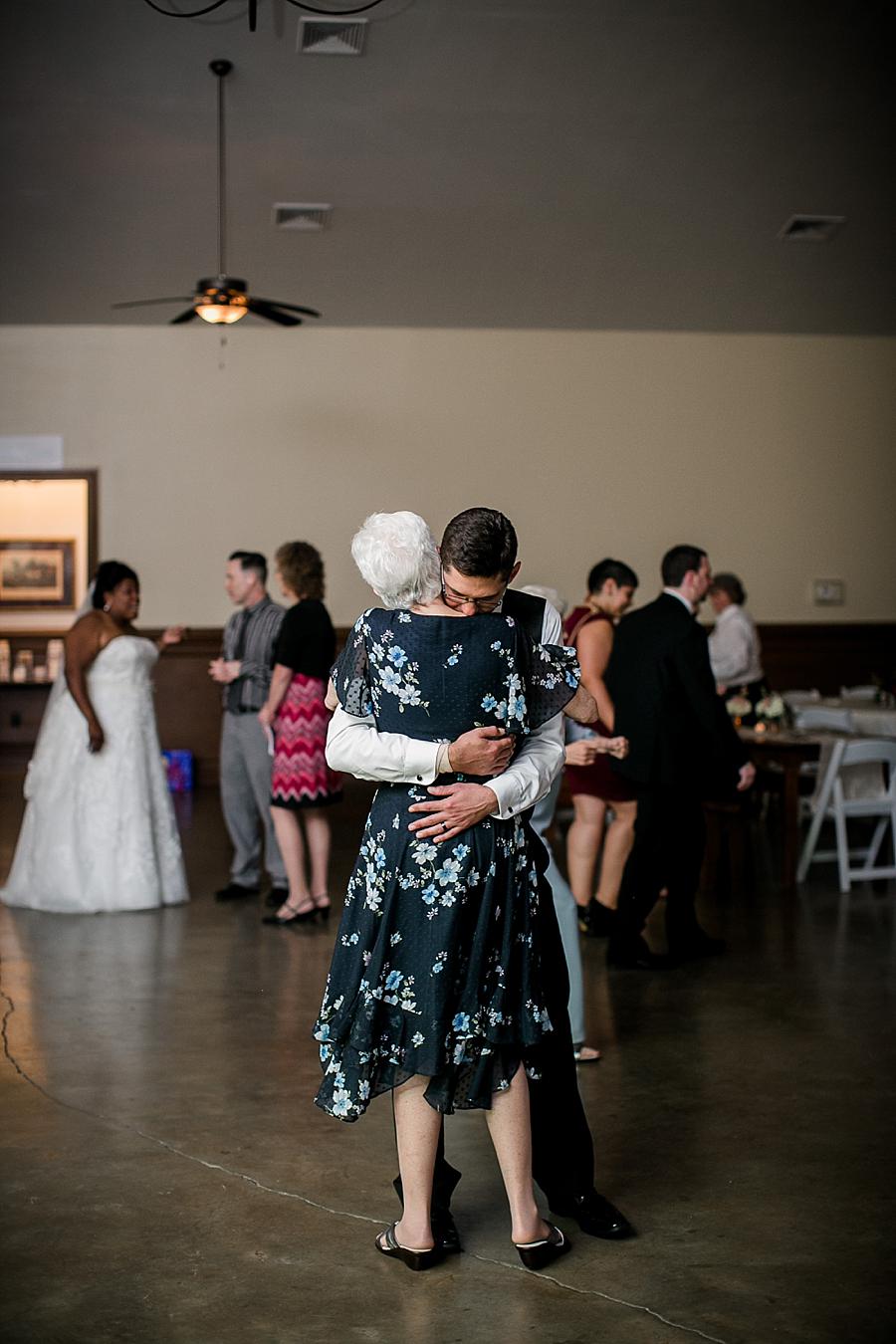 Mother son dance at this Wedding at Hunter Valley Farm by Knoxville Wedding Photographer, Amanda May Photos.