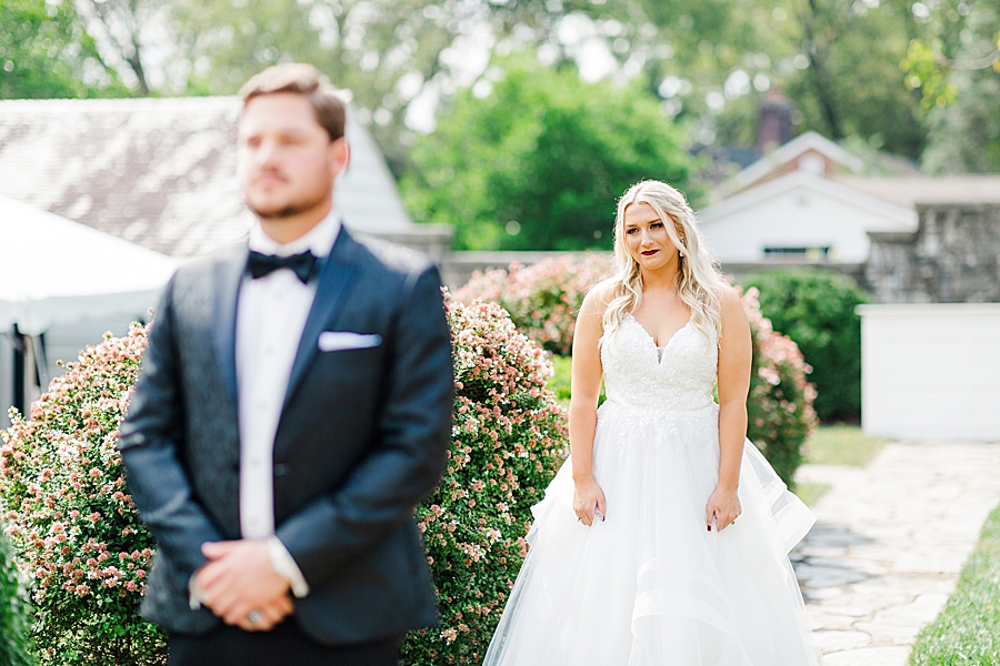 first look at this kincaid house wedding