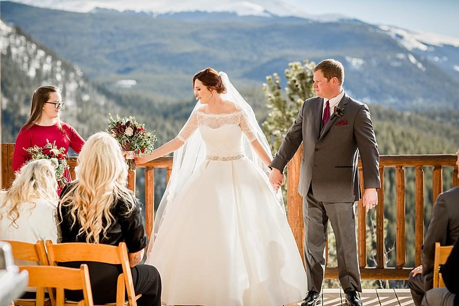 Getting the bouquet at this Colorado Destination Wedding by Knoxville Wedding Photographer, Amanda May Photos.