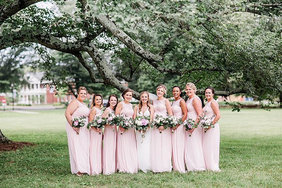 Just the girls by Knoxville Wedding Photographer, Amanda May Photos.