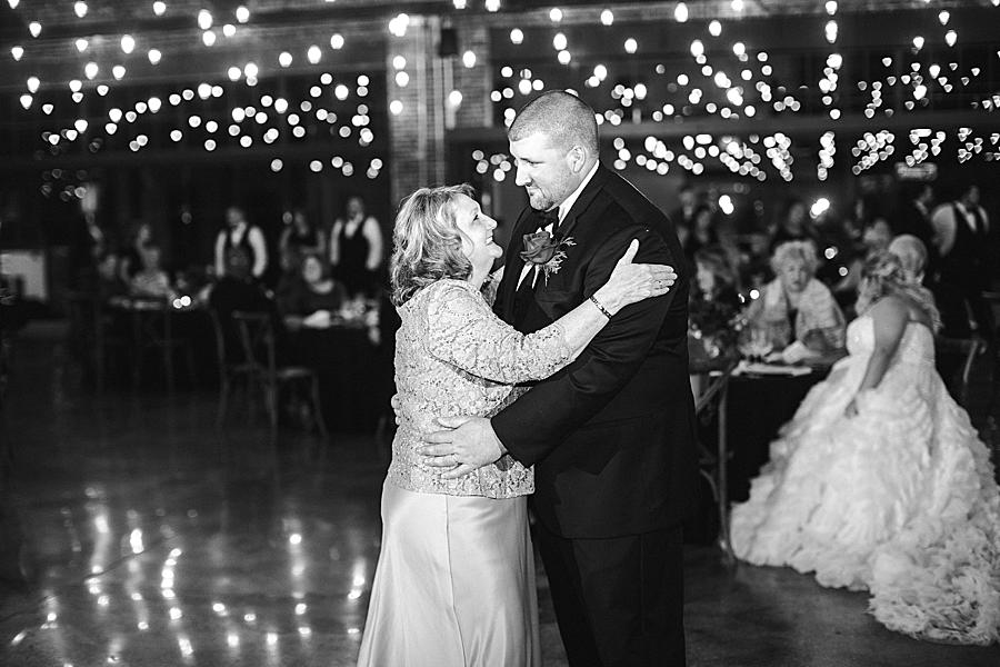 Mother son dance by Knoxville Wedding Photographer, Amanda May Photos.