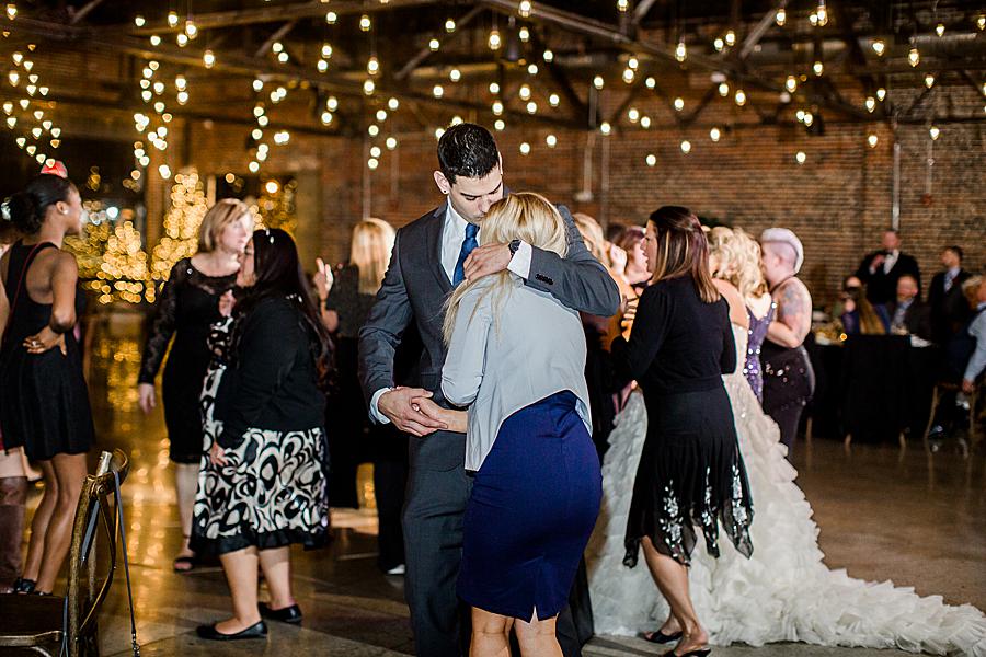 Slow dancing by Knoxville Wedding Photographer, Amanda May Photos.