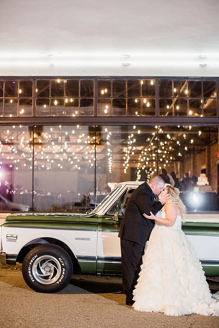 Last kiss by Knoxville Wedding Photographer, Amanda May Photos.