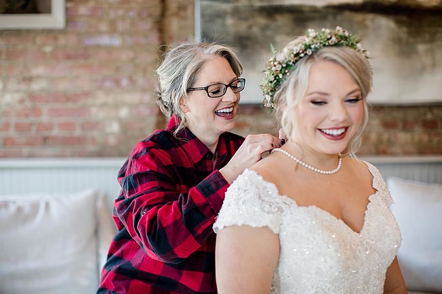 Pearl necklace at this The Foundry Wedding by Knoxville Wedding Photographer, Amanda May Photos.