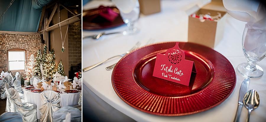 Red plate chargers at this The Foundry Wedding by Knoxville Wedding Photographer, Amanda May Photos.