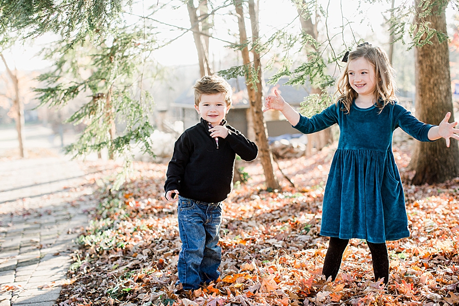 kids playing at fox den family session