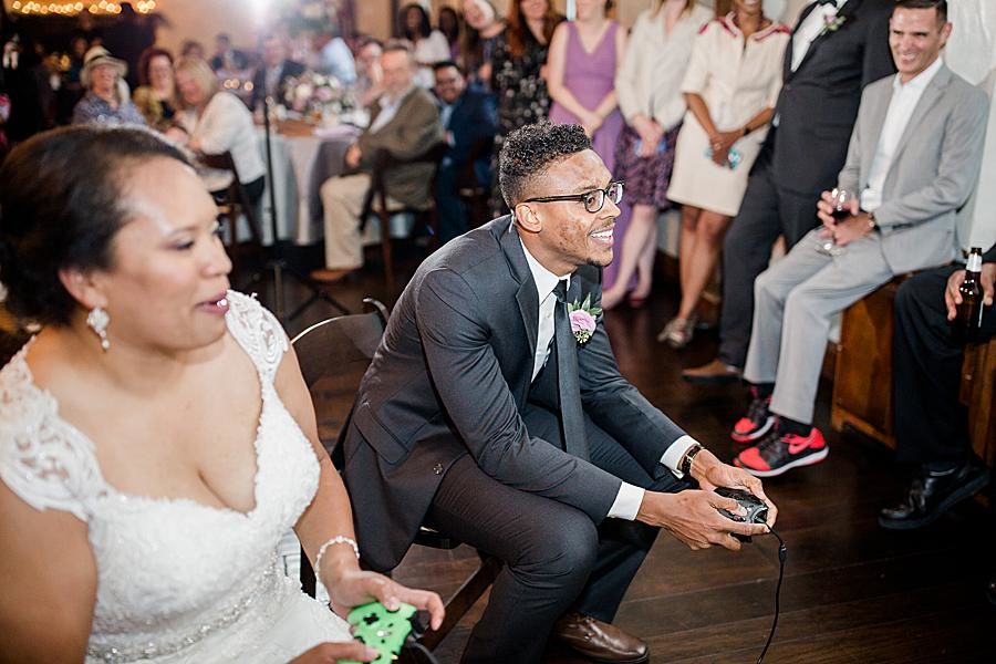 Playing games at this Holston Hills Country Club wedding by Knoxville Wedding Photographer, Amanda May Photos.