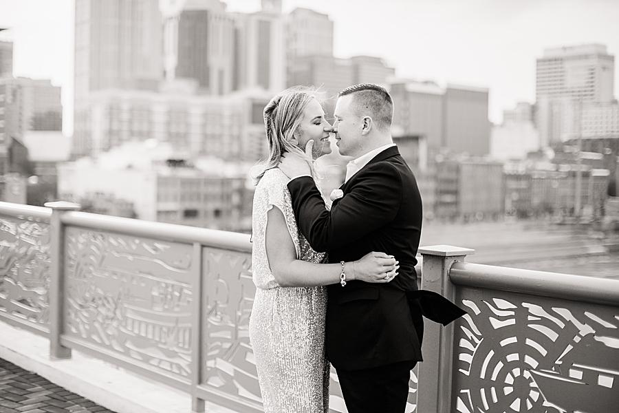 Couple kissing on Nashville bridge
