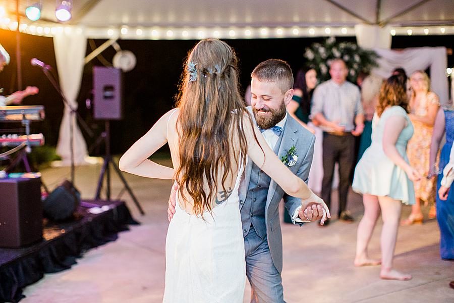 Dancing by Knoxville Wedding Photographer, Amanda May Photos.