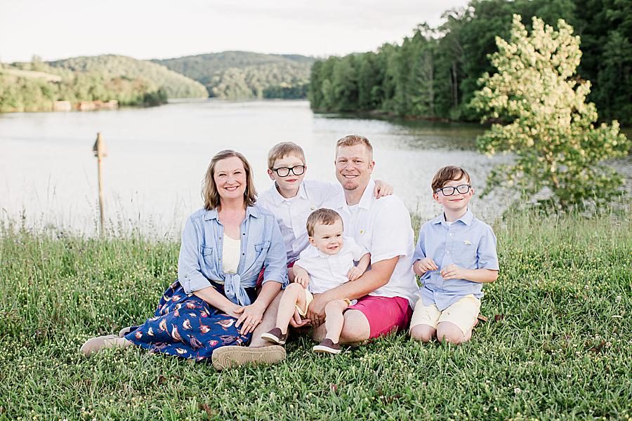 The whole family at this Melton Hill Park Senior by Knoxville Wedding Photographer, Amanda May Photos.