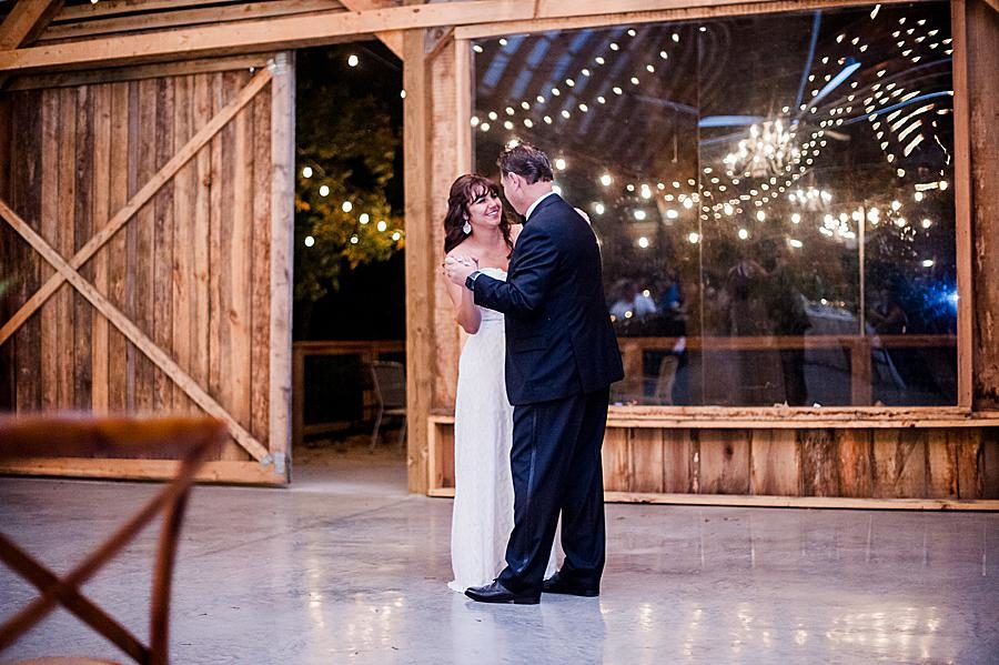 Twinkle lights by Knoxville Wedding Photographer, Amanda May Photos.