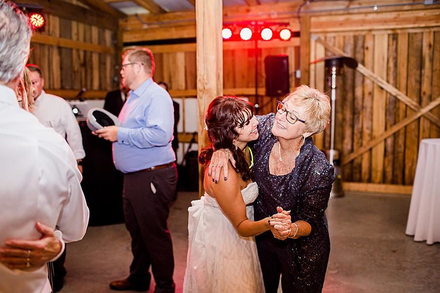 Bride and mom by Knoxville Wedding Photographer, Amanda May Photos.