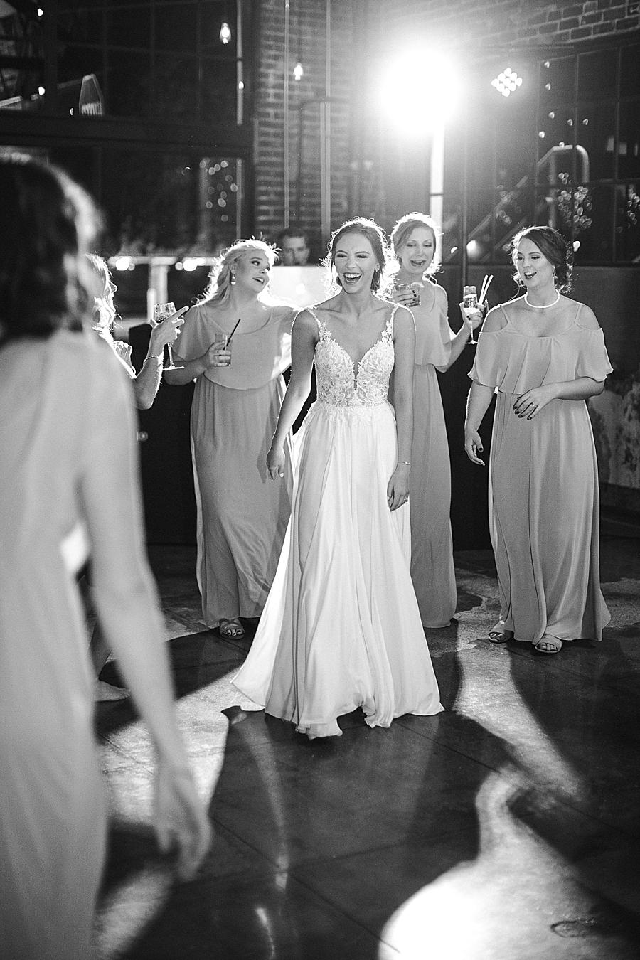 Bride and bridesmaids by Knoxville Wedding Photographer, Amanda May Photos.