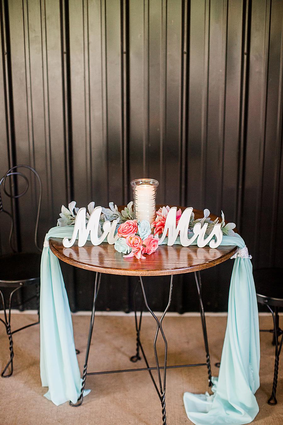 Head table at this Strawberry Creek Wedding by Knoxville Wedding Photographer, Amanda May Photos.