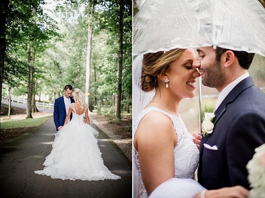 Rainy wedding at these 2017 favorite weddings by Knoxville Wedding Photographer, Amanda May Photos.