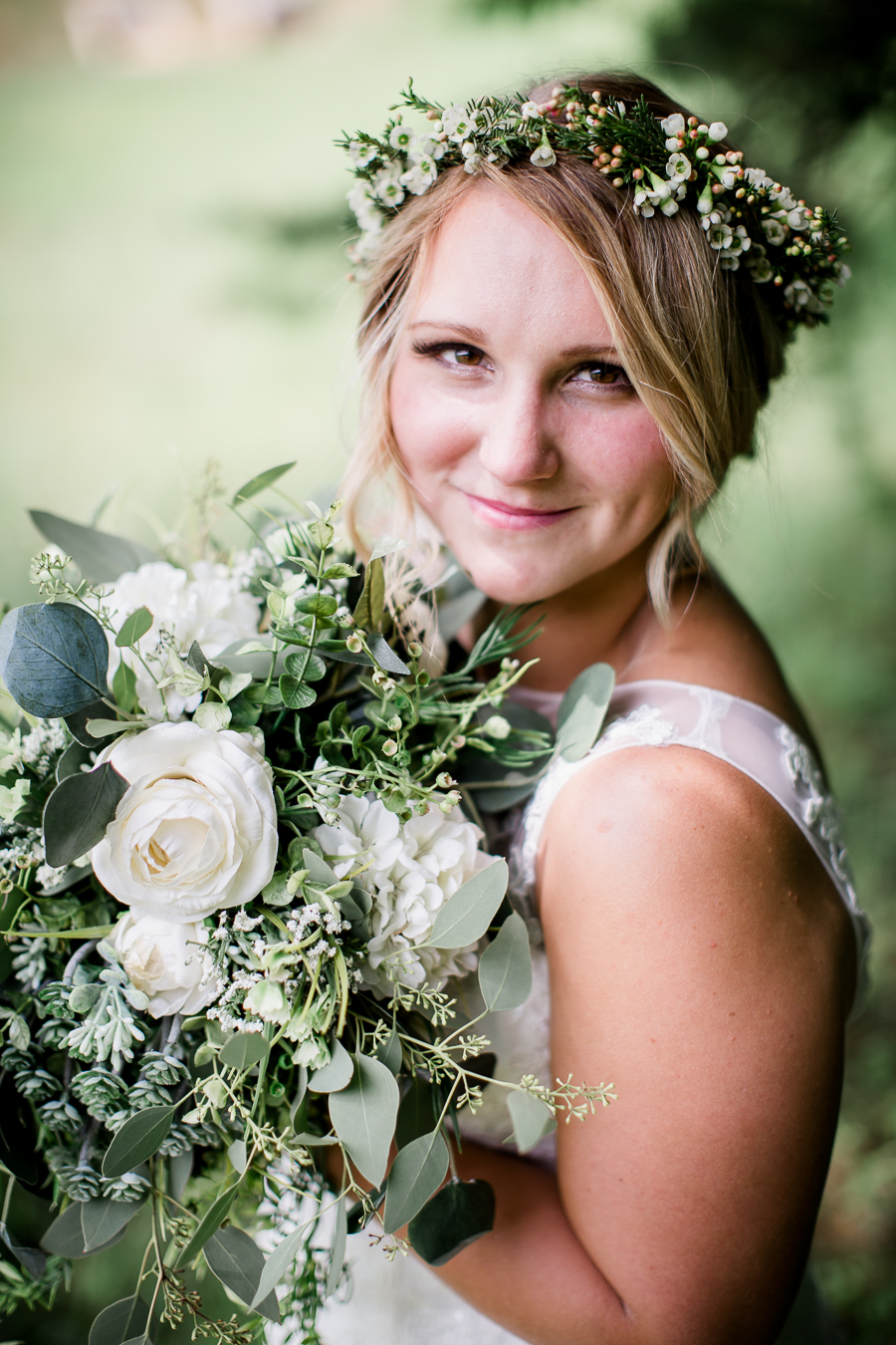 Flowers close up at these 2017 favorite weddings by Knoxville Wedding Photographer, Amanda May Photos.