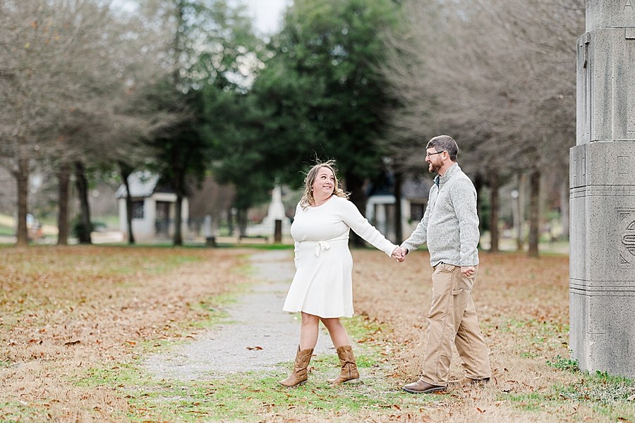 holding hands at sequoyah hills engagement