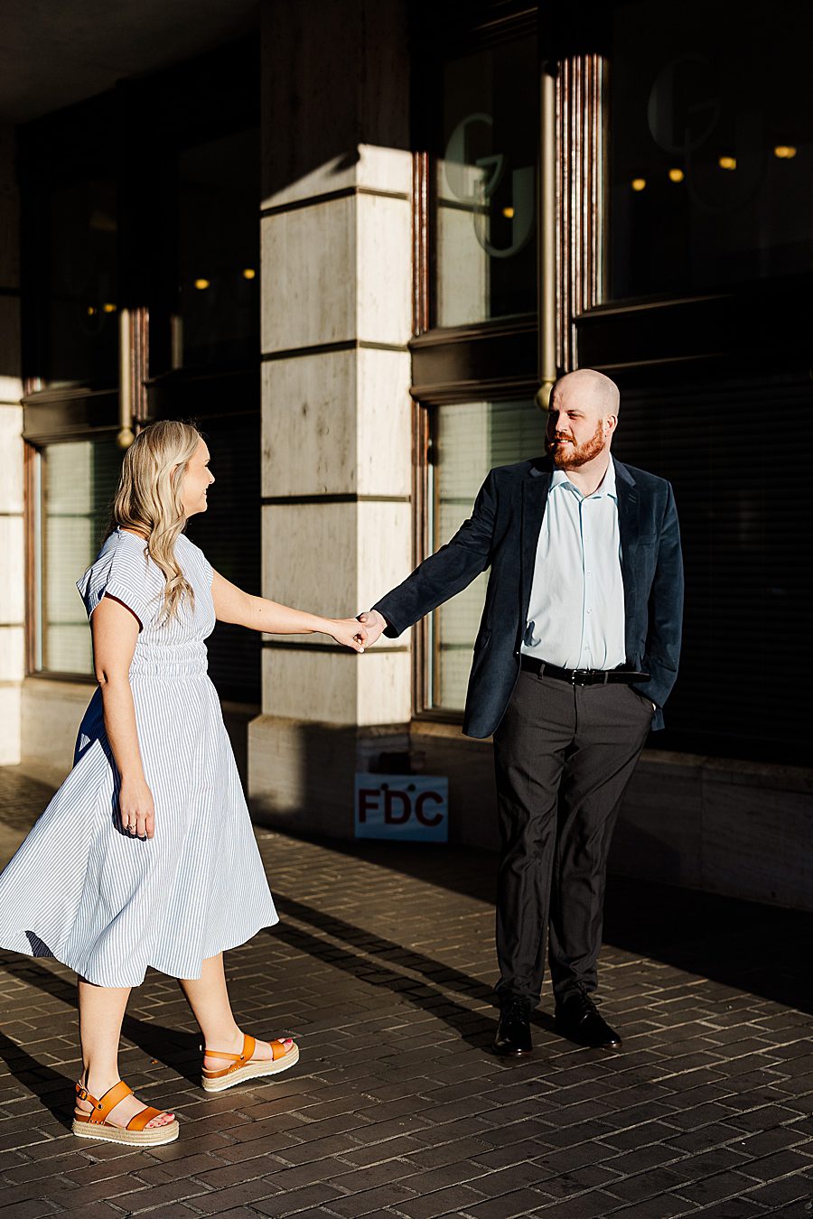 couple in direct sunlight by associate photographer