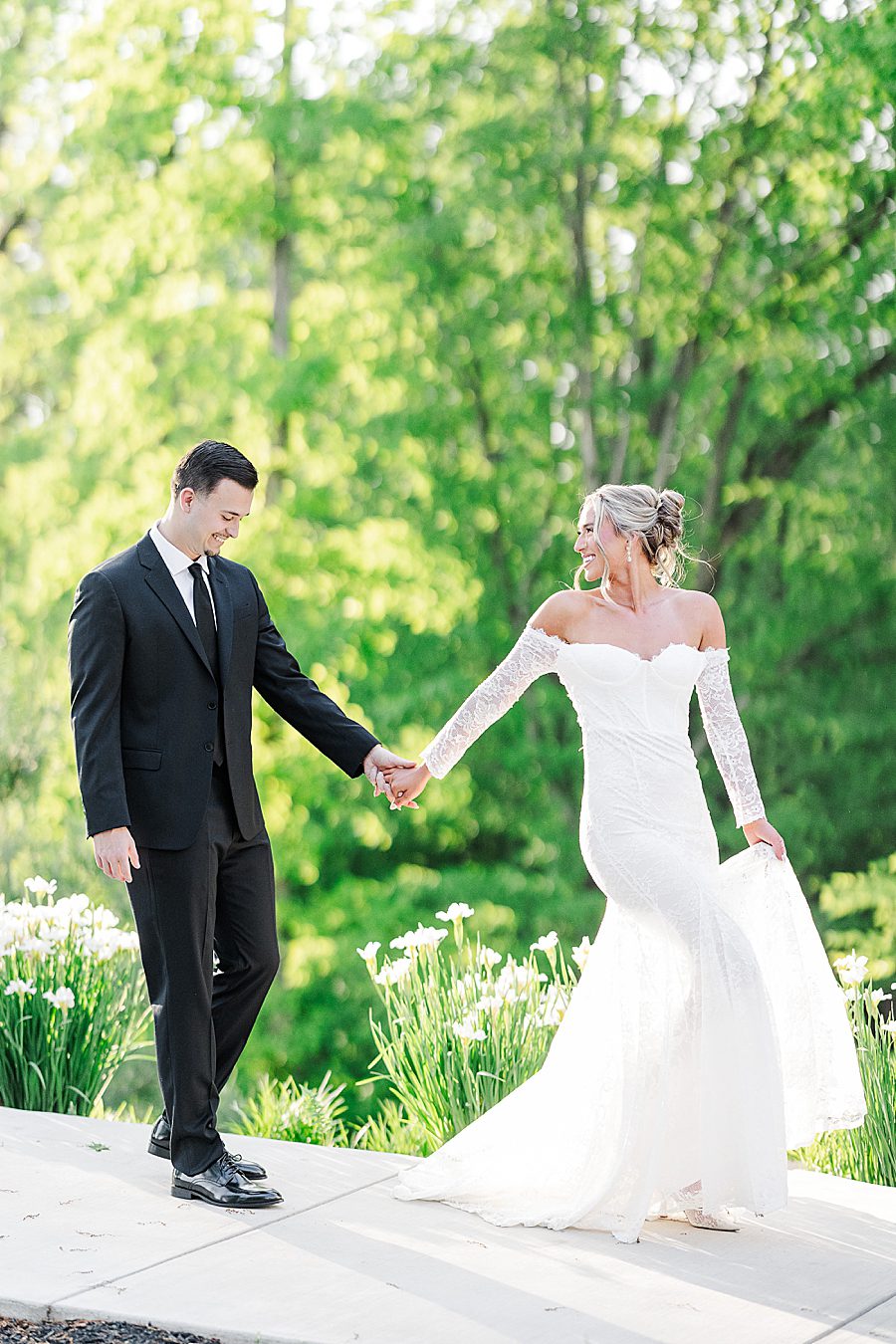 outdoor wedding portraits