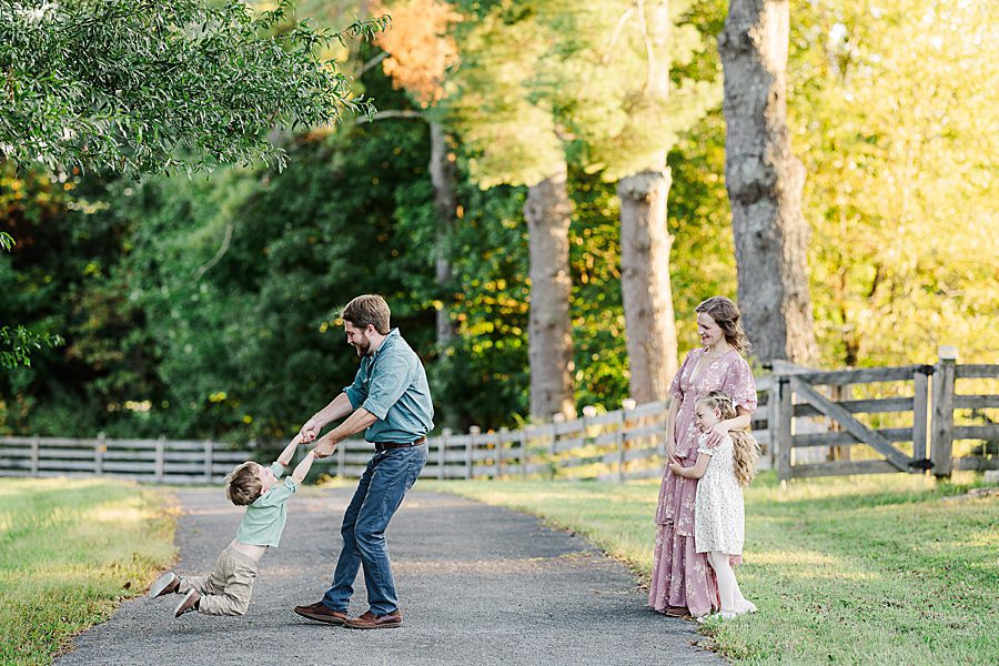 golden hour at lenoir city family session
