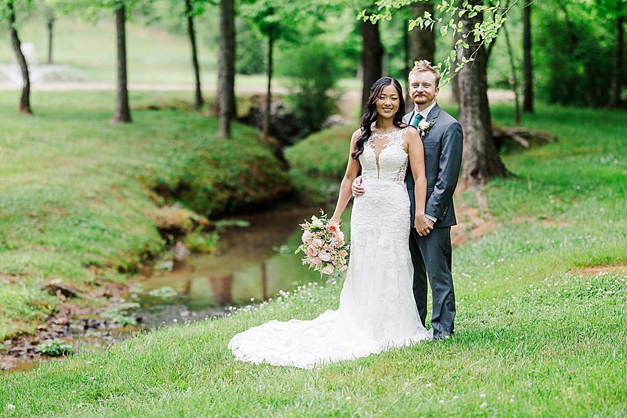 portraits at rainy wedding at ramble creek