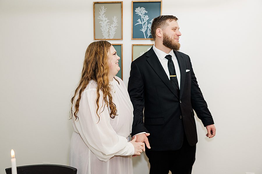 bride and groom thanking guests