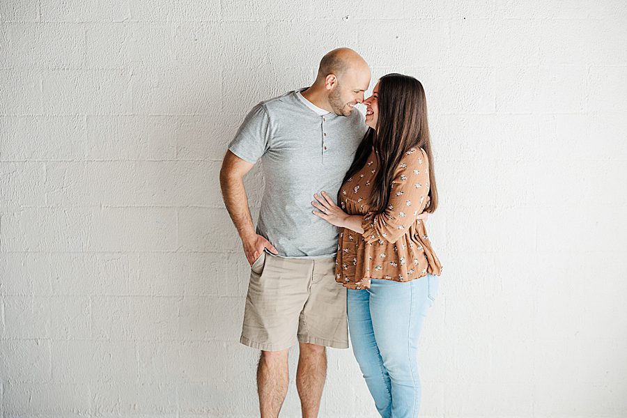 couple kissing
