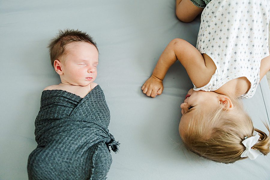 siblings at newborn family session
