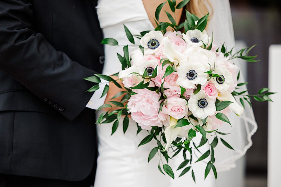 bridal bouquet for summer press room wedding