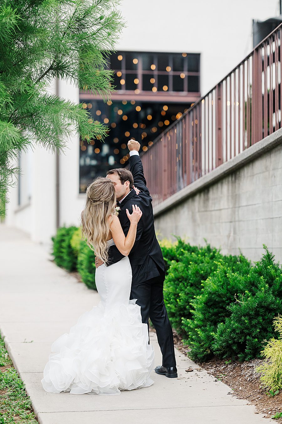 bride and groom sunset photos
