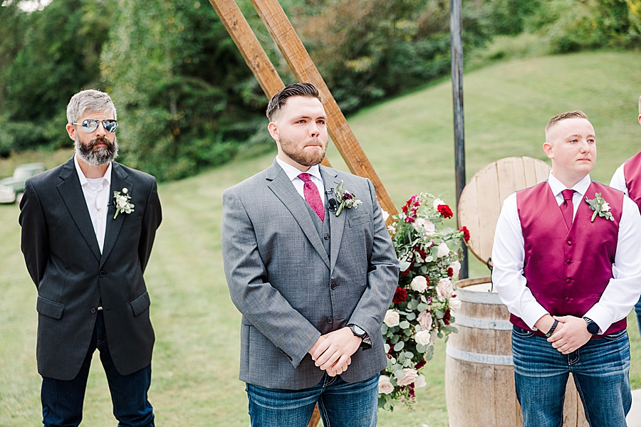 groom's reaction to bride 