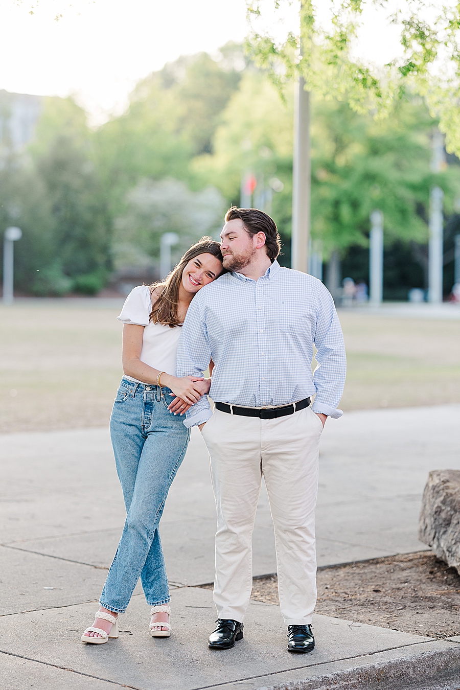 head on shoulder at knoxville engagement session