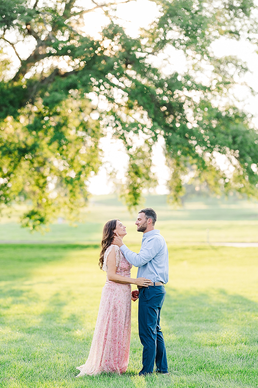 golden hour at lakeshore park engagement