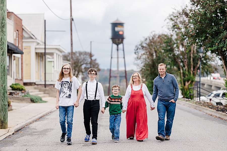 family of five at loudon senior photos