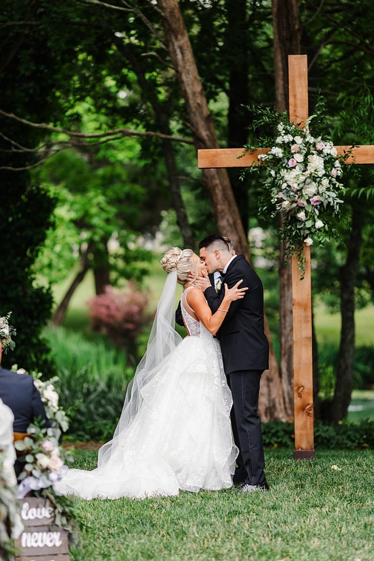 Memorial Day Weekend Wedding by Amanda May Photos