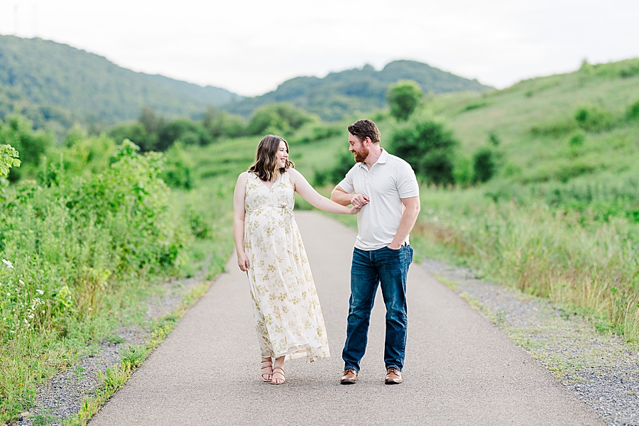 holding hands at seven islands maternity